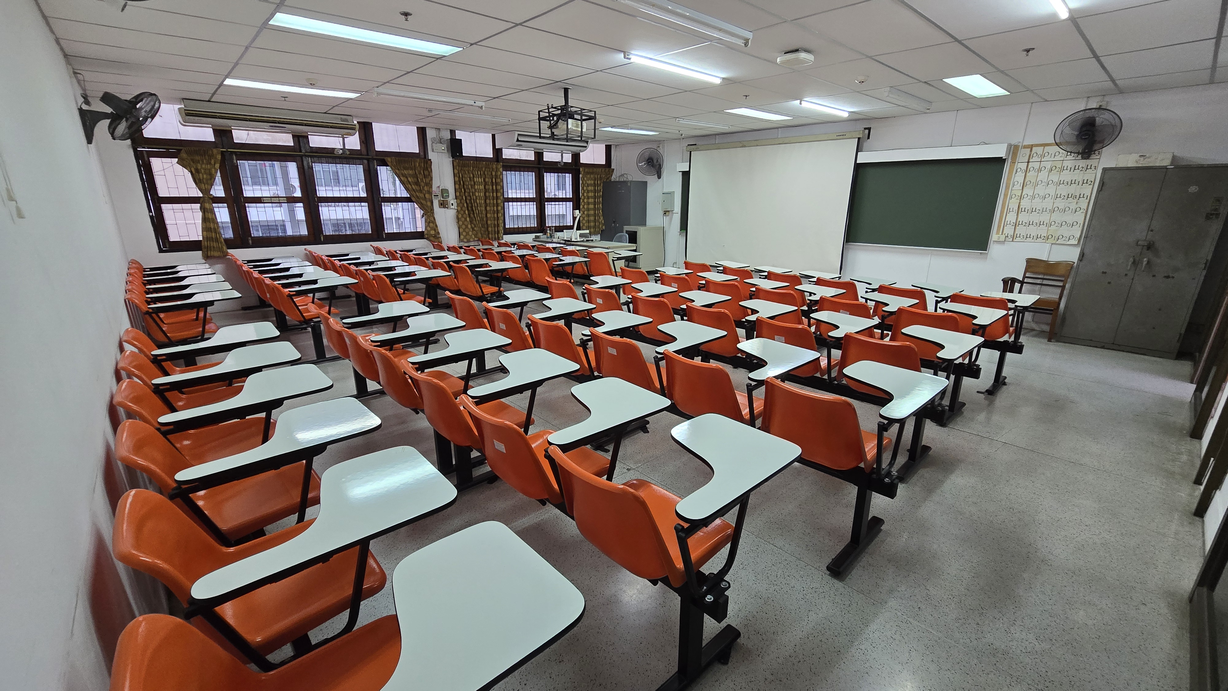 ห้องบรรยาย 10-516