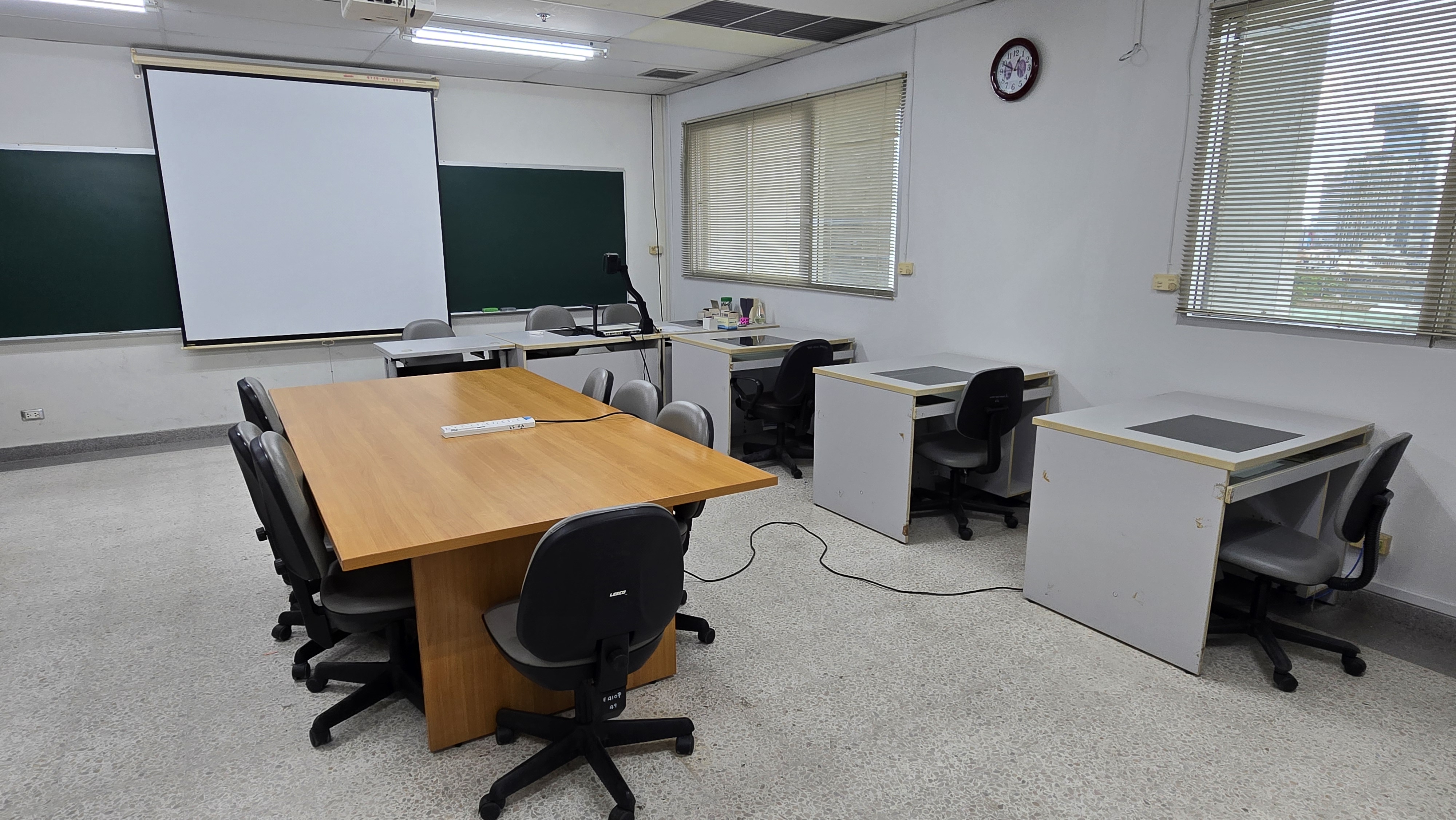 ห้องบรรยาย 19-912